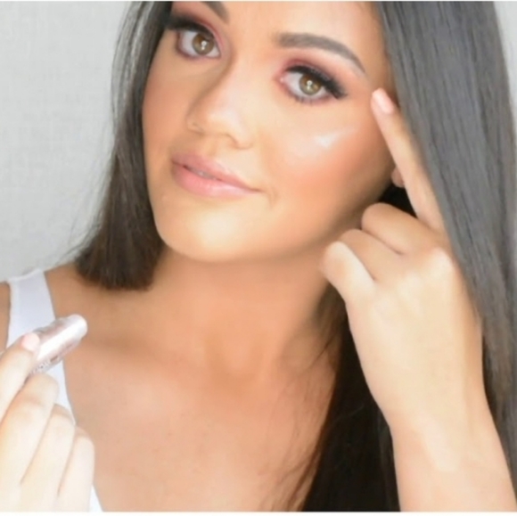 Diamond Dust Roll-On Pigmented Shadow, Highlighter & Lip Topper ✨️ Pixie - Picture 5 of 5